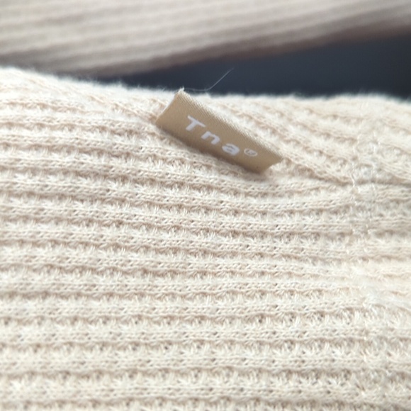 Aritzia Tna Tan Waffle Knit Ribbed Fitted Long Sleeve Crop Bodysuit-2XS Like New - Picture 4 of 4